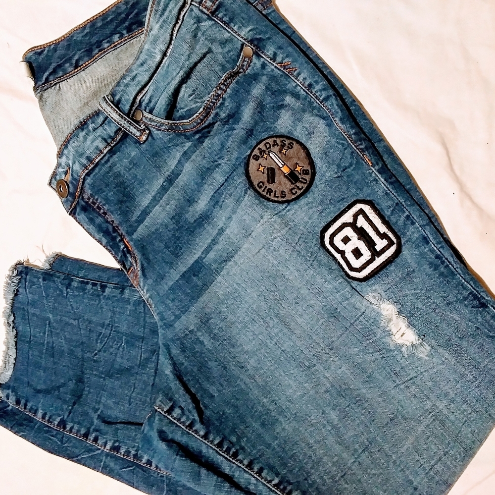 Torrid crop boyfriend jeans w/ several patches